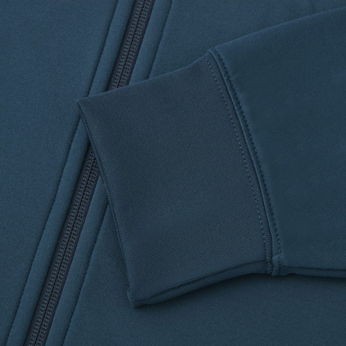 TM18167__865_A_Detail_Cuff