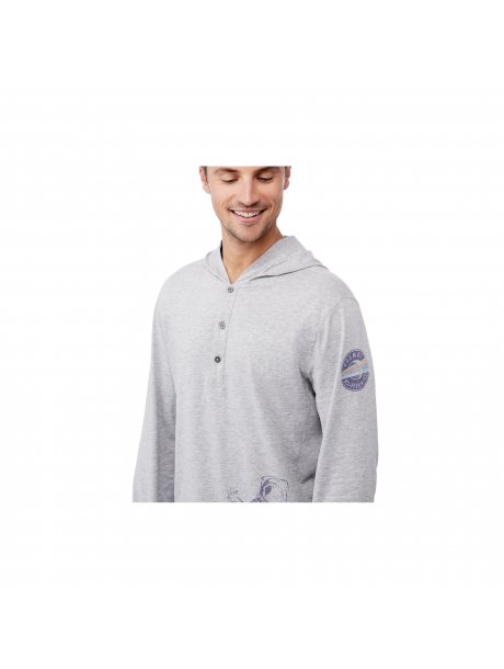 TM18213_932_D_on-model-placket-detail-cosmos-logo