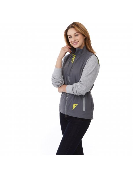 TM9250392503945_D_on-model-side-feult-logo