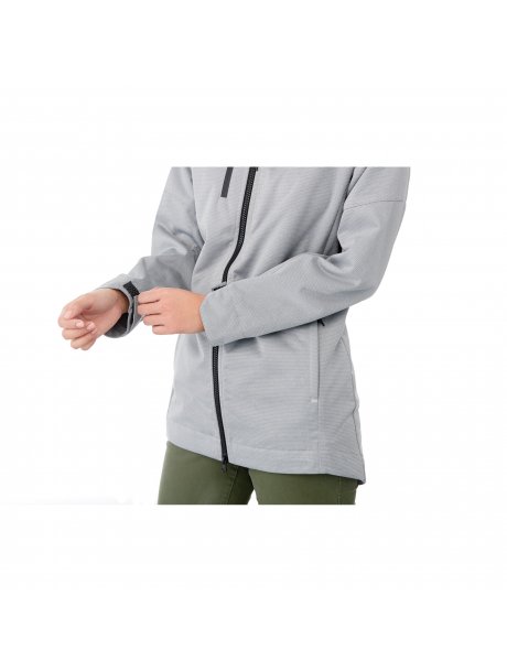 TM9290692906_938_B_on-model-cuff-detail