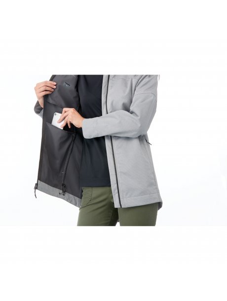 TM9290692906_938_B_on-model-interiorpocket-detail