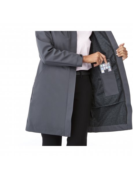 TM9293492934991_B_on-model-interiorpocket-detail