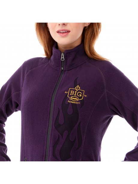 TM9813098130585_D_on-model-logo-detail-bigsmokebbq-logo