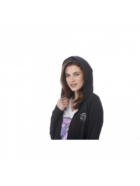 TM9821398213_995_D-on-model-hood-detail-cosmos-logo