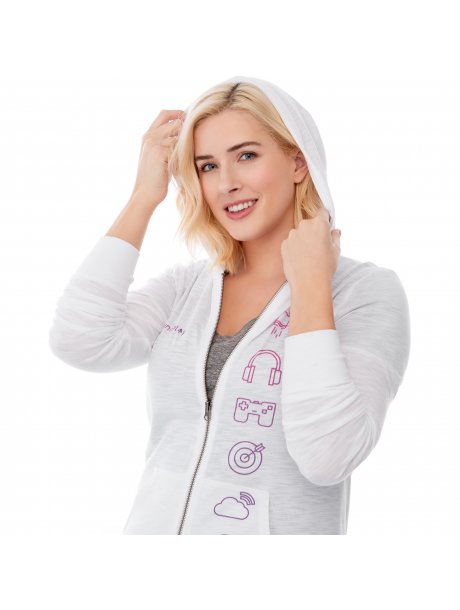 TM9873198731125_D_on-model-hoody-detail-launchplay-logo