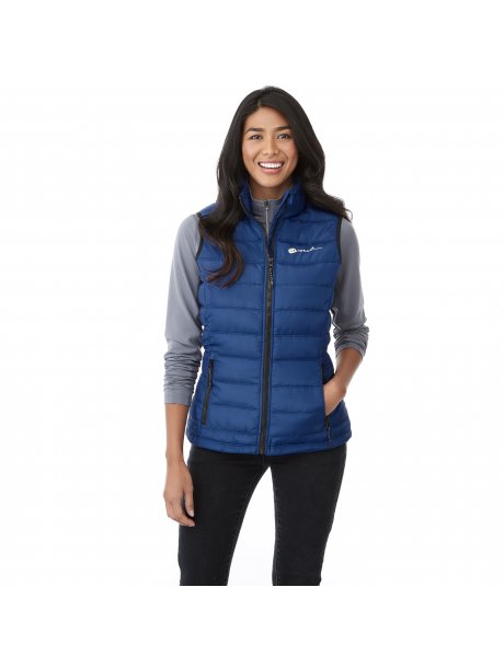 TM9954299542561_D_on-model-front-nest-logo