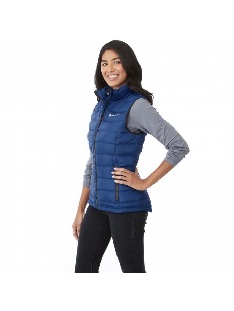 TM9954299542561_D_on-model-side-nest-logo