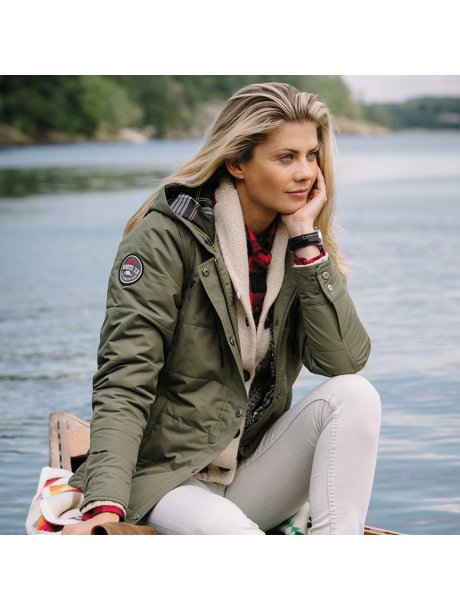 TM99409_684_B_ON_CROPPED